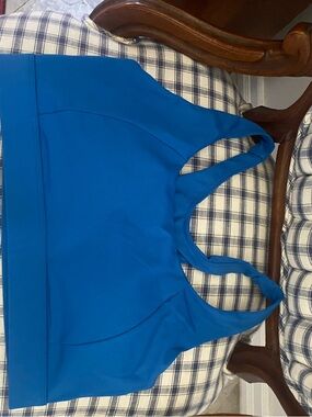 Woman’s sport bra  size medium perfect condition new without tags